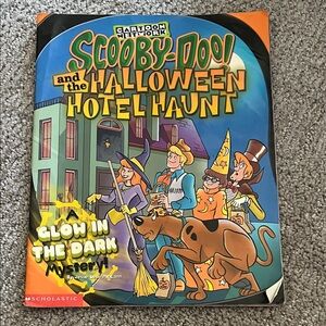 Scholastic Scooby-Doo Halloween Adventure Book